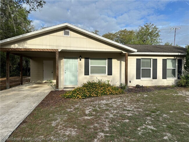 Foto del edificio - 1819 N Torrington Rd