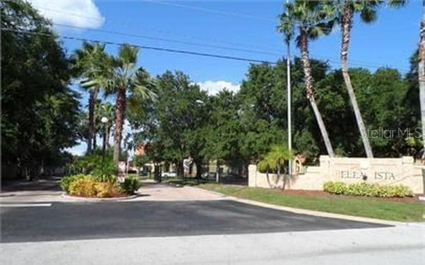 Primary Photo - 441 Fountainhead Cir