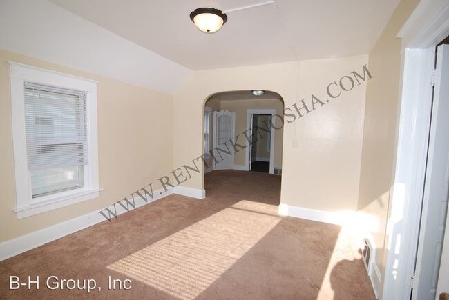 Building Photo - 4028 14th Ave