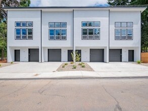 Building Photo - 1396 Overlook Ave NW
