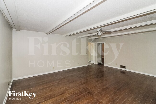 Foto del edificio - 3000 Eagle Dr