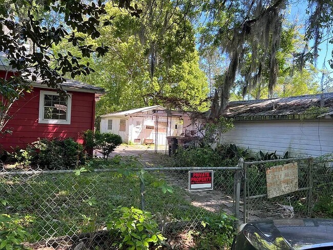 Building Photo - 6530 Dixie St
