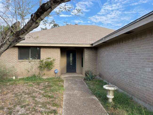 Foto del edificio - 2201 Pin Oak Rd