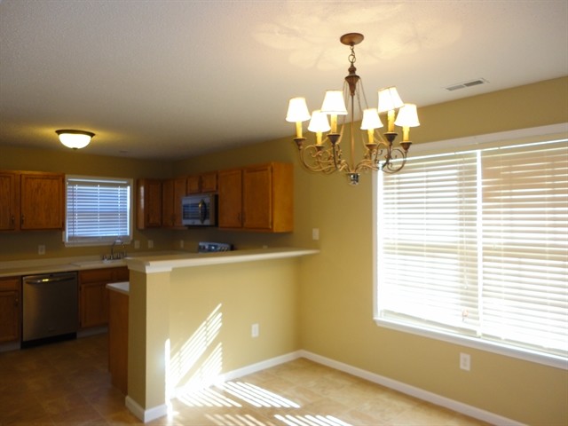 Building Photo - 15318 Ten Point Dr