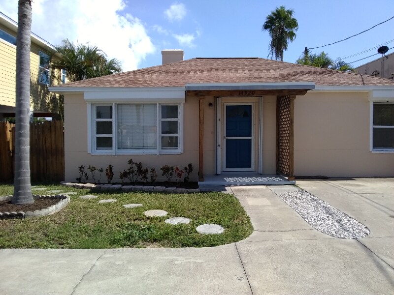 Foto principal - 14920 N Bayshore Dr
