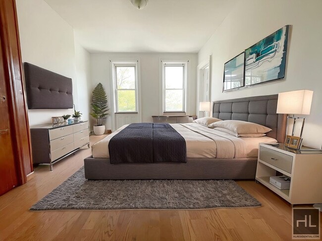 Building Photo - 3 AVENUE