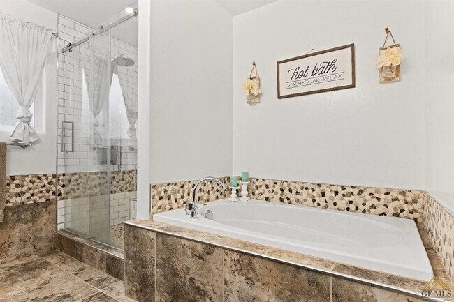 Foto del edificio - 427 Woodlands Meadow Ct