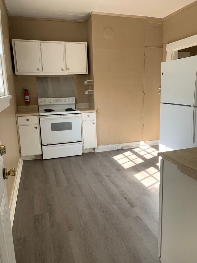 Building Photo - 2948 Pierpont Ave