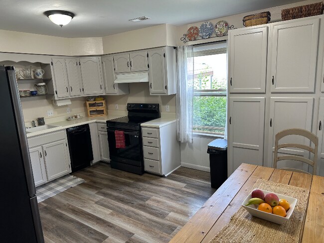 Foto del edificio - 16011 Mercer Ln