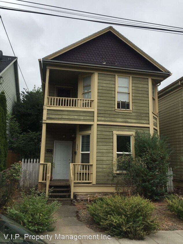 Primary Photo - 2040-2050 NE Rodney Ave
