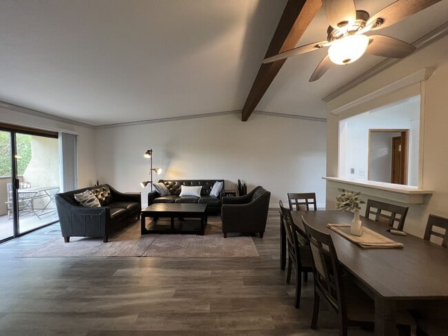 Building Photo - Tranquil Furnished 2 Bedroom in Boardwalk ...