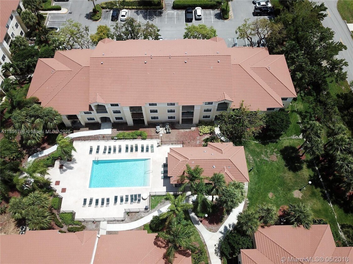Foto principal - 530 S Park Rd
