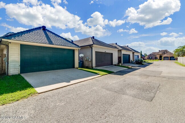 Building Photo - 154 Brightwood Dr