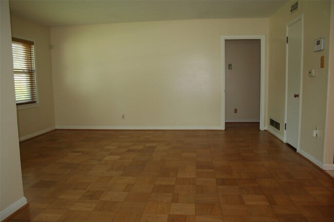 Foto del edificio - 7518 El Rancho St