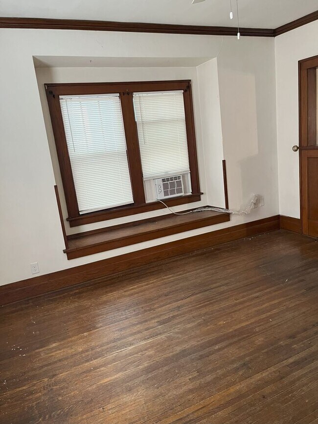 Foto del edificio - 1 Bed 1 Bath Duplex