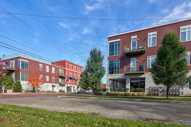 Building Photo - Eastown Flats