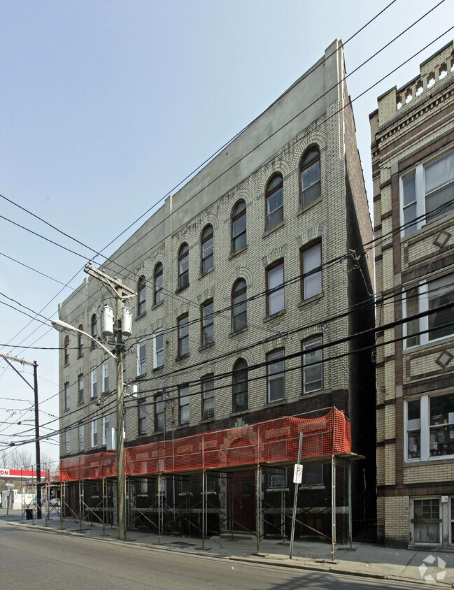 Foto principal - 330-334 Baldwin Ave
