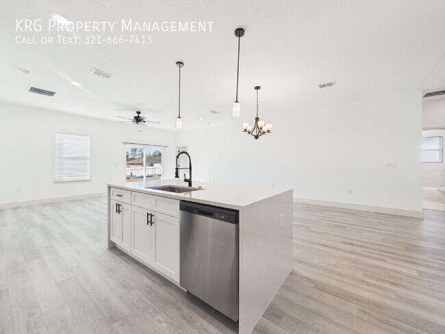 Building Photo - 16985 SW 40th Cir