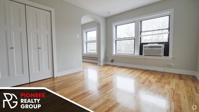 Building Photo - 560 W Arlington Pl