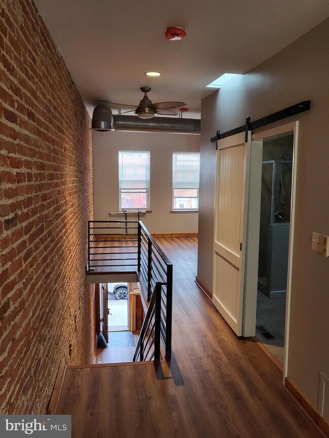 Building Photo - 813 E Fort Ave