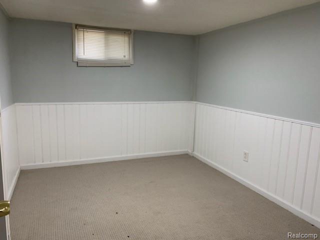 Building Photo - 832 Farnsworth Rd