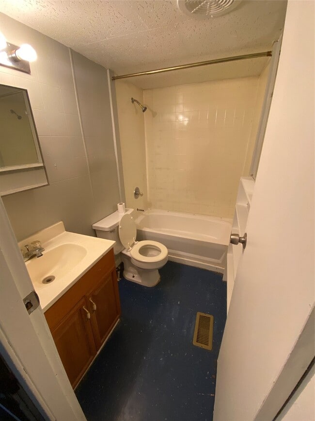 Foto del edificio - 109 Birchwood Dr