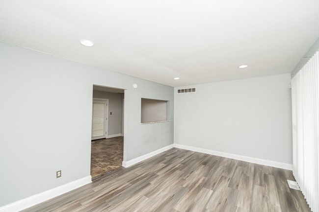 Foto del edificio - 3 bed 2 bath Home in Merrillville