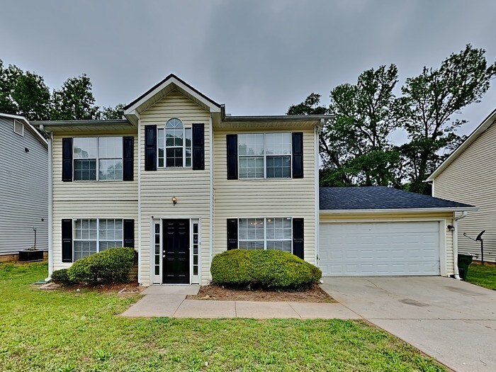 Primary Photo - One Month Free! Charming 4 Bedroom Home lo...