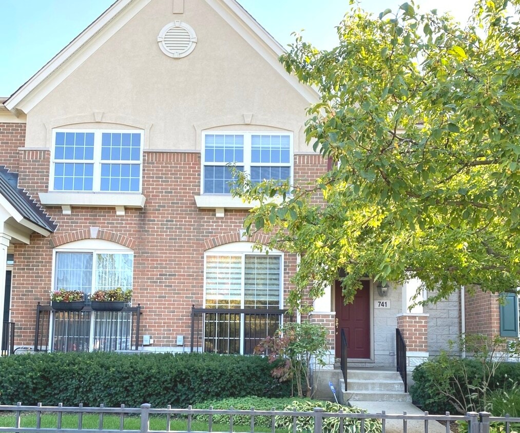 Primary Photo - 741 Central Ave