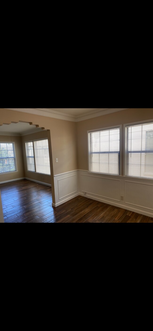 Foto del edificio - 1230 S Westmoreland Ave