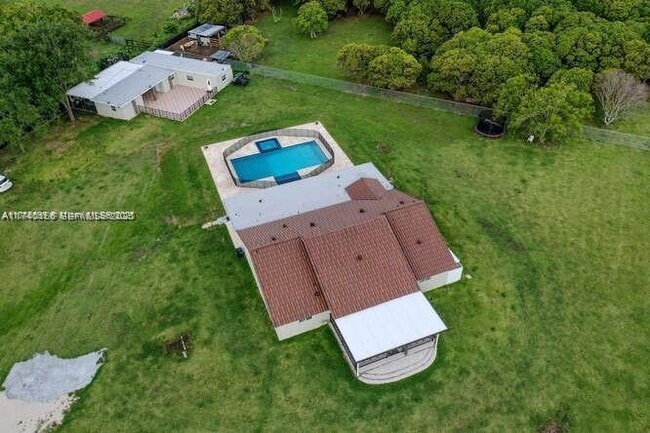 Foto del edificio - 25040 SW 222nd Ave