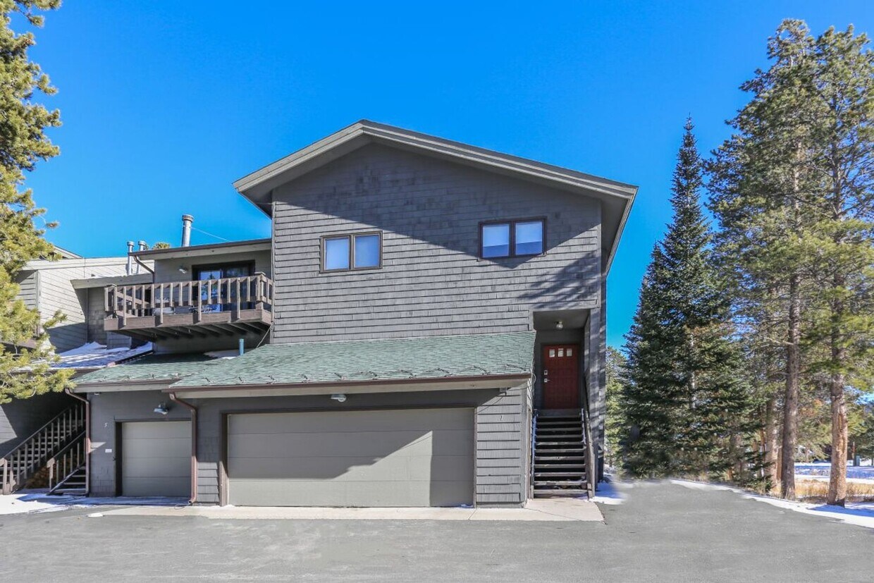 Foto principal - Beautiful 4 bed, 4 bath with garage in Fri...