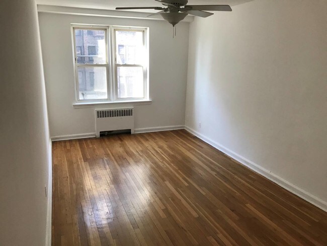 Foto del edificio - 2080 Barnes Ave