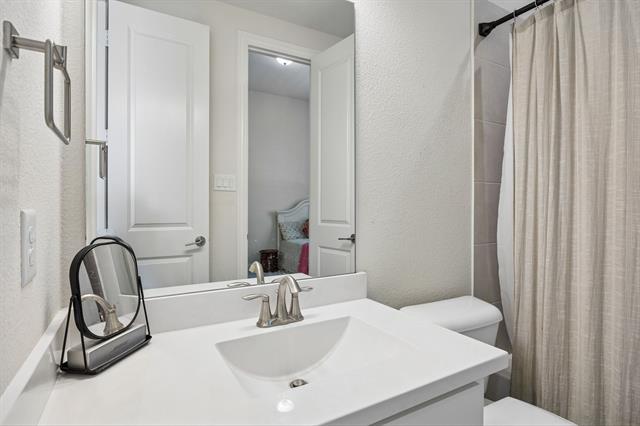 Foto del edificio - 4131 Dewberry Ln