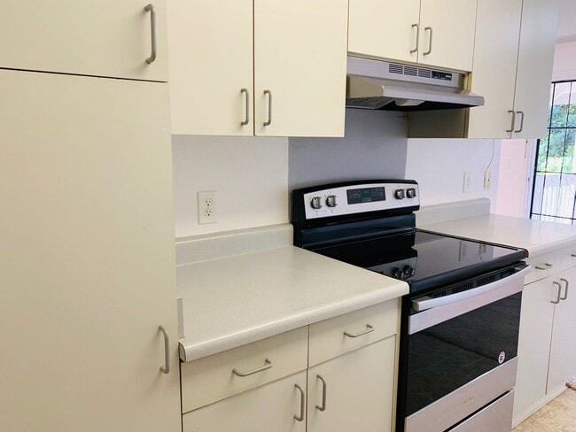 Foto del edificio - Great 2bd/1ba unit with 2 parking stalls at Pae Ko Gardens in Kapolei