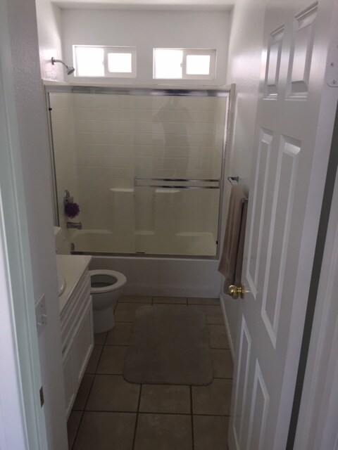 Foto principal - 547 Hart Dr