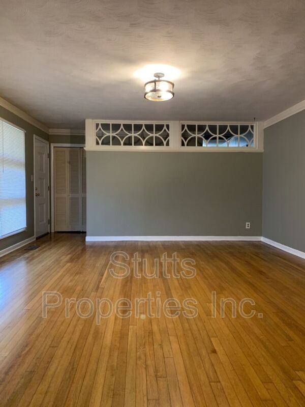 Building Photo - 76 Underwood Dr