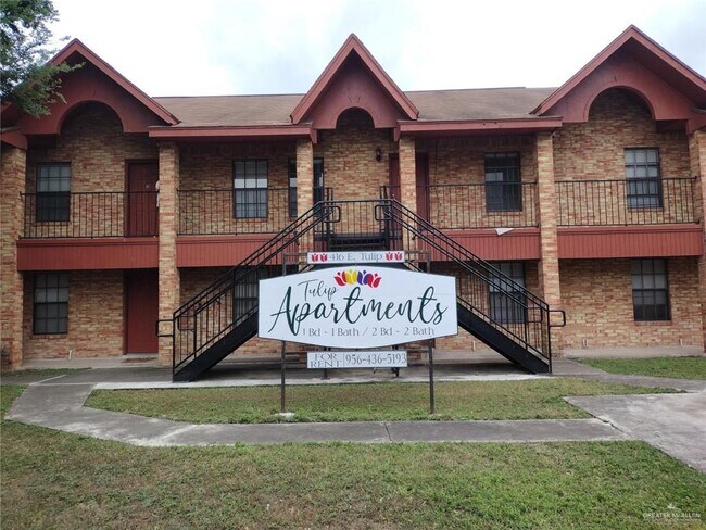 Foto del edificio - 14 Tulip Ave