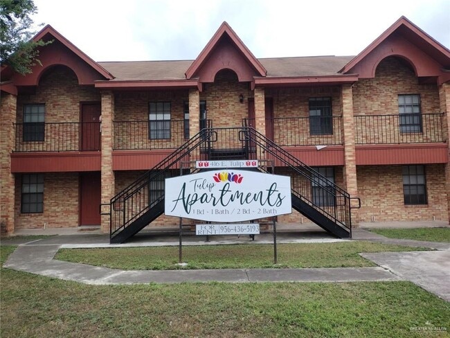 Building Photo - 14 Tulip Ave