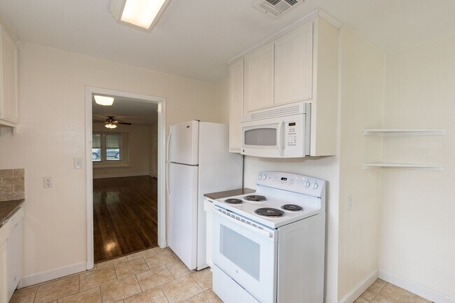 Foto del edificio - Beautiful 2 Bedroom, 1 Bath Home - Move-in...