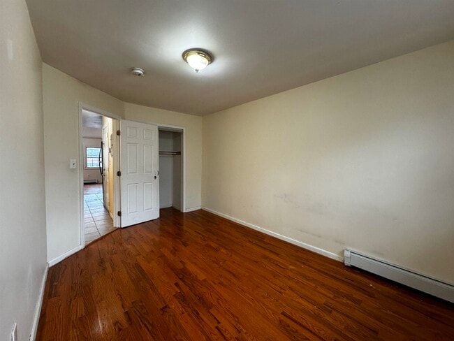 Building Photo - 20 Dales Ave