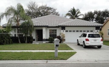 Building Photo - 2444 Stonegate Dr
