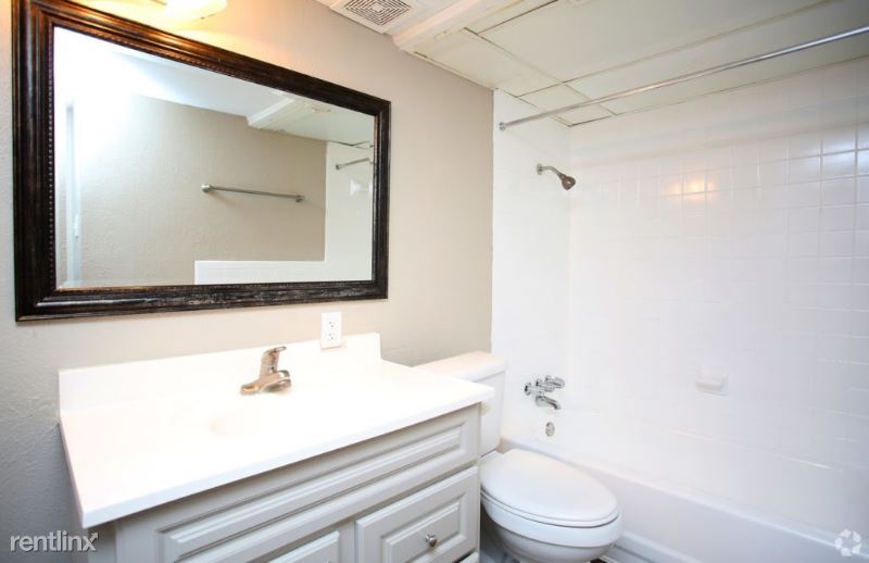 Building Photo - 503 Brown Trail