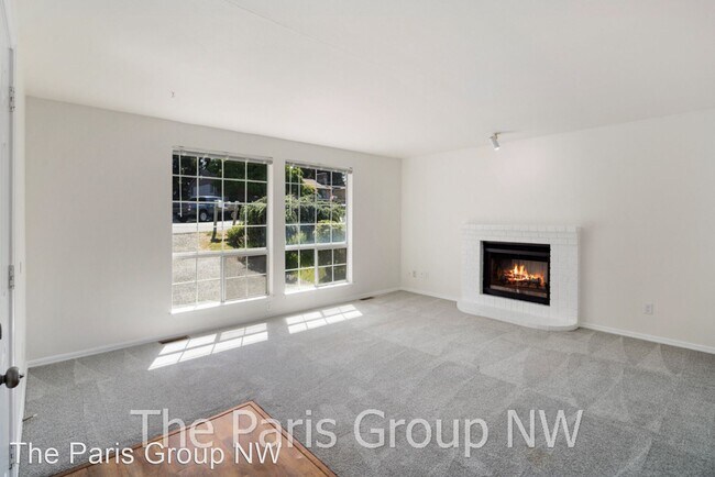 Building Photo - 3 br, 2 bath House - 1313 Monroe Ave NE