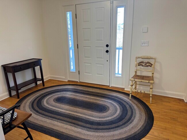 Foto del edificio - 11 Barnes Hill Rd