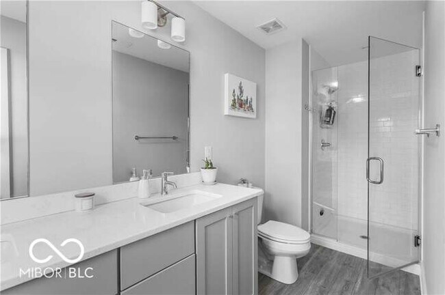 Foto del edificio - 28 Central Greens Blvd