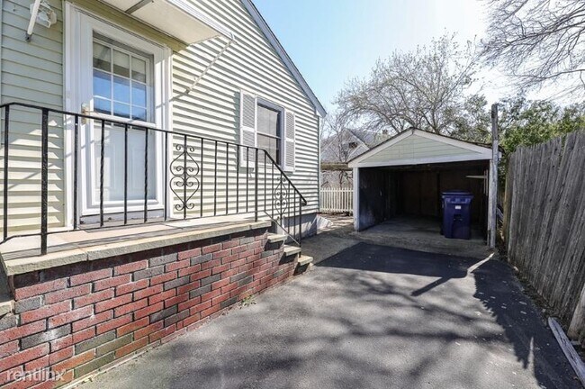 Building Photo - 2 br, 1 bath House - 95 Dale