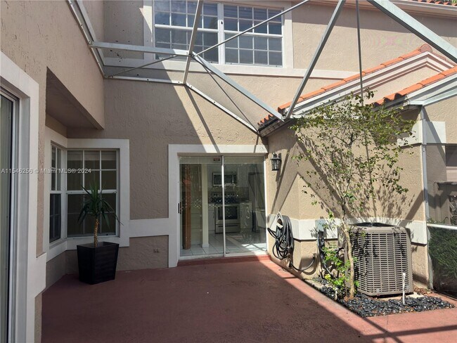 Building Photo - 11016 Longboat Dr