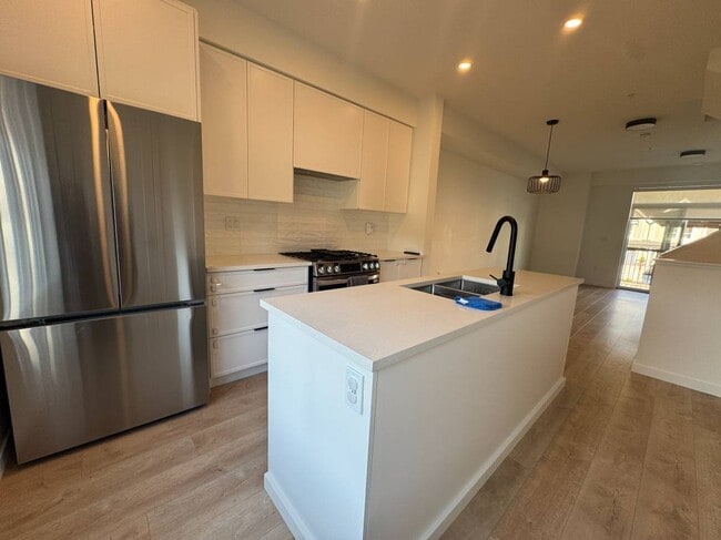 Building Photo - 24951 112 Av