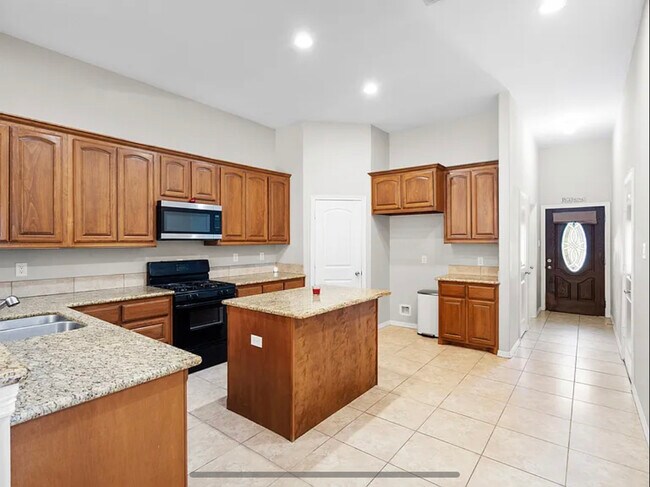 Building Photo - 111 Harbour Town Cir